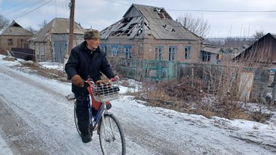 Ні яблуні, ні вишні, ні троянд. Які наслідки удару фугасної бомби по передмістю Краматорська Ні яблуні, ні вишні, ні троянд. Які наслідки удару фугасної бомби по передмістю Краматорська