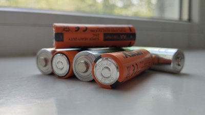 Де можна здати батарейки у Рівному