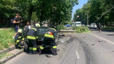 ДТП з маршруткою у Черкасах: людей з травмами шпиталізували в лікарню ДТП з маршруткою у Черкасах: людей з травмами шпиталізували в лікарню