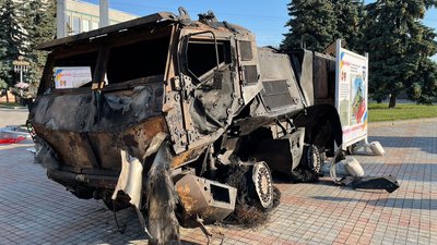 У центрі Рівного виставили для огляду підбиту російську техніку