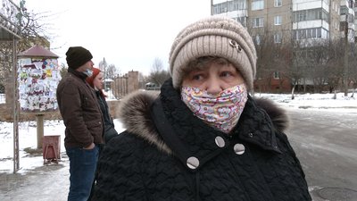 На Рівненщині люди чекають маршрутки у черзі на кілька метрів. В управлінні транспорту відповіли На Рівненщині люди чекають маршрутки у черзі на кілька метрів. В управлінні транспорту відповіли