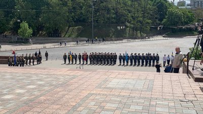 У Києві розпочалась церемонія прощання із першим президентом У Києві розпочалась церемонія прощання із першим президентом