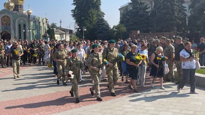 Сонях пам'яті: у Черкасах вшанували полеглих на війні захисників