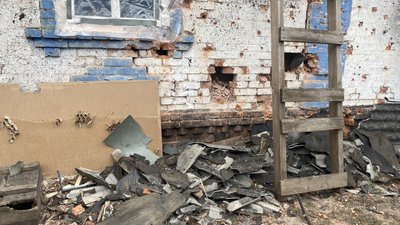 "Пачки чаю і їх погамселили": як мешканці Великої Писарівки на Сумщині оговтуються після вибухів "Пачки чаю і їх погамселили": як мешканці Великої Писарівки на Сумщині оговтуються після вибухів
