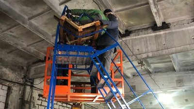Спуск травмованого з семиметрової висоти Спуск травмованого з семиметрової висоти