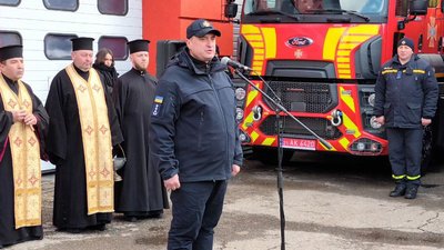 Рятувальники Тернопільщини отримали нові автомобілі та обладнання Рятувальники Тернопільщини отримали нові автомобілі та обладнання