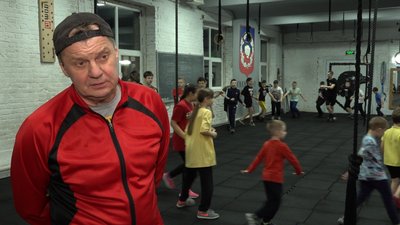 Дев'ять років пам'яті: спогади матері та друзів про атовця Сергія Амброса Дев'ять років пам'яті: спогади матері та друзів про атовця Сергія Амброса