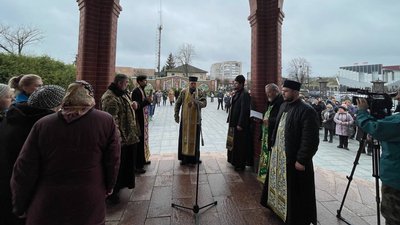 Проти московської церкви: на Черкащині мітингують парафіяни Проти московської церкви: на Черкащині мітингують парафіяни