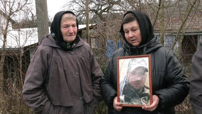 Втратили єдиного сина: на Львівщині батьки загиблого воїна придбали "швидку" для ЗСУ Втратили єдиного сина: на Львівщині батьки загиблого воїна придбали "швидку" для ЗСУ