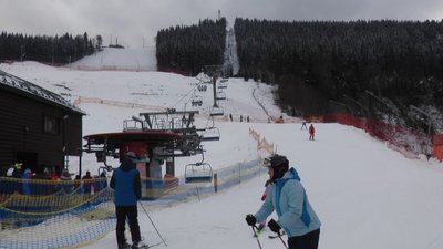 Спецналіпка на шолом чи одяг. У МОЗ пояснили, як працюватимуть гірськолижні курорти на свята