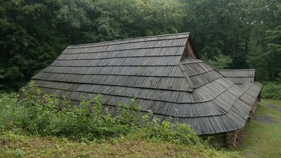 У заповіднику "Давній Галич" на Івано-Франківщині руйнується 130-річна гуцульська ґражда У заповіднику "Давній Галич" на Івано-Франківщині руйнується 130-річна гуцульська ґражда