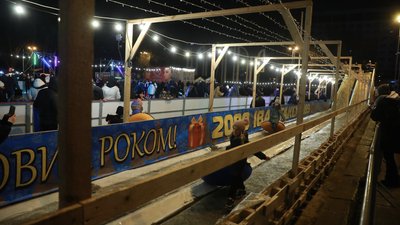 На площі Фестивальній запрацювало "Різдвяне містечко" та засяяла вогнями обласна ялинка На площі Фестивальній запрацювало "Різдвяне містечко" та засяяла вогнями обласна ялинка