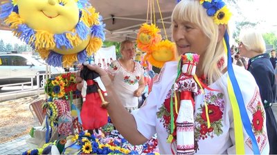 "Заквітчаймо Україну рушниками" - у Херсоні показали результати мистецької акції