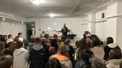 У Тернополі сапери провели для школярів урок з мінної безпеки У Тернополі сапери провели для школярів урок з мінної безпеки