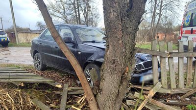 ДТП, аварія, дорога, смерть, загинув, в'їхав у дерево, поліція