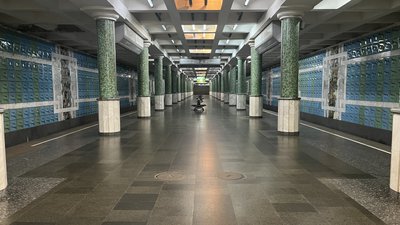 У Харкові планують транслювати музику на станціях у метро