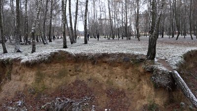 Щоб зупинити ерозію ґрунту: в Березовому гаю будують систему водовідведення за мільйон гривень Щоб зупинити ерозію ґрунту: в Березовому гаю будують систему водовідведення за мільйон гривень
