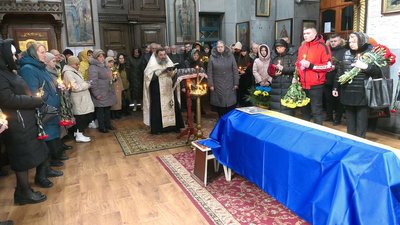 Загинув в перший день вторгнення. У Глухові перепоховали прикордонника Віталія Чалого Загинув в перший день вторгнення. У Глухові перепоховали прикордонника Віталія Чалого