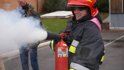 На Тернопільщині рятувальники провели уроки безпеки для пластунів На Тернопільщині рятувальники провели уроки безпеки для пластунів