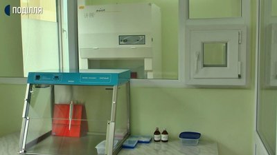 До лабораторного комплексу входить два бокси До лабораторного комплексу входить два бокси