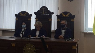 Чоловік, якого підозрюють у стрільбі в дітей в Тернополі, перебуватиме під вартою до 3 квітня Чоловік, якого підозрюють у стрільбі в дітей в Тернополі, перебуватиме під вартою до 3 квітня