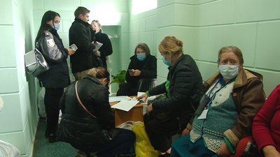 Черги у Полтавській ТВК, щоб здати протоколи