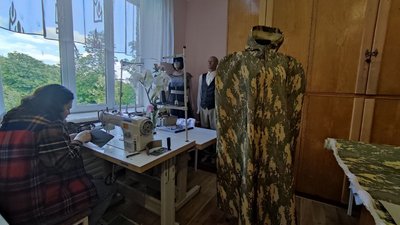 Перепрофілювалися: у Луцькому центрі професійно-технічної освіти шиють військову амуніцію Перепрофілювалися: у Луцькому центрі професійно-технічної освіти шиють військову амуніцію