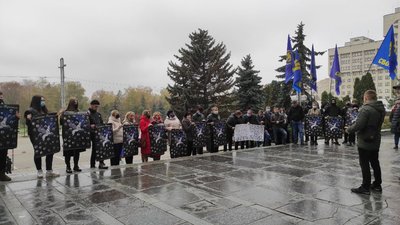 У Тернополі учасники акції вимагали не розмежовувати тестування ЗНО з української мови та літератури
