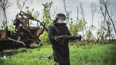 Вибухонебезпечні "подарунки" від РФ. Миколаївські нацгвардійці розміновують територію області