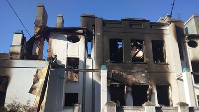 "Рашисти лише і можуть, що воювати з пам'ятками": у Тростянщі зруйновано маєток Кеніга "Рашисти лише і можуть, що воювати з пам'ятками": у Тростянщі зруйновано маєток Кеніга