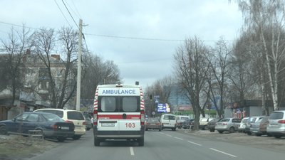 Як черкаські водії пропускають швидку? Як черкаські водії пропускають швидку?