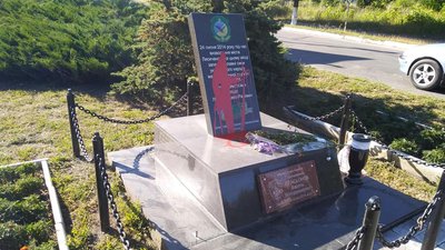У Лисичанську вандали облили фарбою пам'ятник визволителям міста