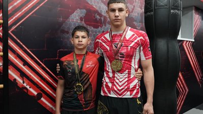 Повернулися з-за кордону та виборюють призові місця: історія братів-панкратіастів із Сум