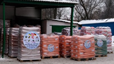 Корм для тварин та птахів