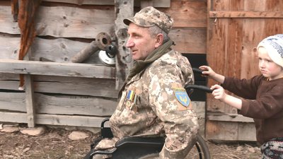 "Разом і до перемоги". Історія прикарпатського волонтера Дмитра Малковича "Разом і до перемоги". Історія прикарпатського волонтера Дмитра Малковича