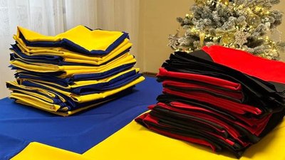 На концерти, благодійні заходи і похорони Героїв. Як мешканка Львівщини шиє прапори На концерти, благодійні заходи і похорони Героїв. Як мешканка Львівщини шиє прапори