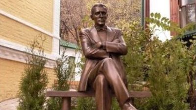 Пам'ятник Михайлу Булгакову в Києві