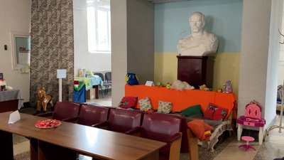 Можна зігрітися, підзарядити телефони, скористатися інтернетом: у Прилуках облаштували сім "Пунктів незламності" Можна зігрітися, підзарядити телефони, скористатися інтернетом: у Прилуках облаштували сім "Пунктів незламності"