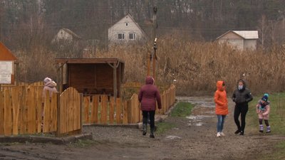 Замість чагарників та сміттєзвалища: на Черкащині створили новий сквер Замість чагарників та сміттєзвалища: на Черкащині створили новий сквер
