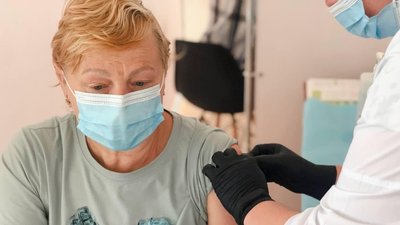 Харків'яни можуть записатися на вакцинацію онлайн через систему Helsi