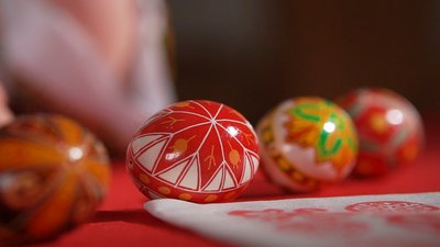 Рослинно-квіткові мотиви та символи сонця: традиції писанкарства на Сумщині Рослинно-квіткові мотиви та символи сонця: традиції писанкарства на Сумщині