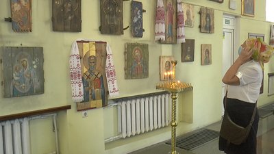 «Це перемога життя над смертю»: у Полтаві експонують ікони, зображені на ящиках із-під набоїв «Це перемога життя над смертю»: у Полтаві експонують ікони, зображені на ящиках із-під набоїв