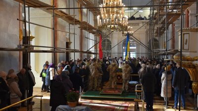Лучани провели в останню дорогу загиблого бійця Олега Сироватку Лучани провели в останню дорогу загиблого бійця Олега Сироватку