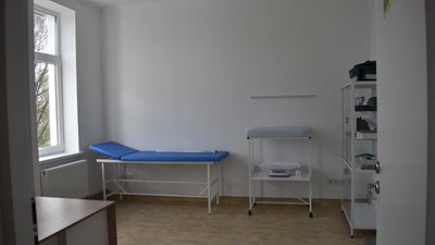 На Житомирщині відкрили сільську амбулаторію нового типу з житлом для лікаря На Житомирщині відкрили сільську амбулаторію нового типу з житлом для лікаря