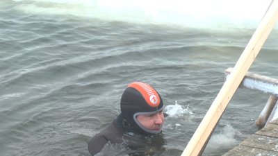 Занурюватись у воду краще по шию, не змочивши голову. Занурюватись у воду краще по шию, не змочивши голову.
