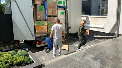 Як багатодітна жінка-капеланка координує роботу волонтерського центру на Волині Як багатодітна жінка-капеланка координує роботу волонтерського центру на Волині