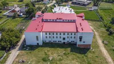 "Чекаємо нову школу вже 30 років": три довгобуди на Буковині "Чекаємо нову школу вже 30 років": три довгобуди на Буковині