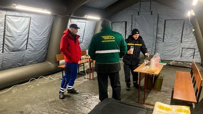 Можна зарядити гаджети і зігрітися: на Черкащині працюють "Пункти незламності" Можна зарядити гаджети і зігрітися: на Черкащині працюють "Пункти незламності"
