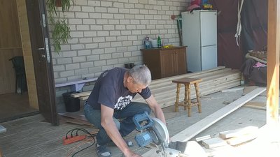 У селі на Хмельниччині люди живуть у дерев’яних будинках та без мобільного зв'язку У селі на Хмельниччині люди живуть у дерев’яних будинках та без мобільного зв'язку