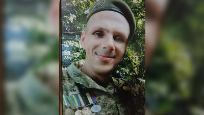На Чернігівщині в останню путь провели двох військових ЗСУ: Олександра Пасічника та Валерія Повода